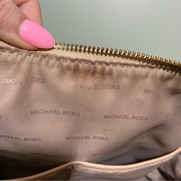 Michael Kors Jet Set Brown Convertible Shoulder Bag - Picture 11 of 16